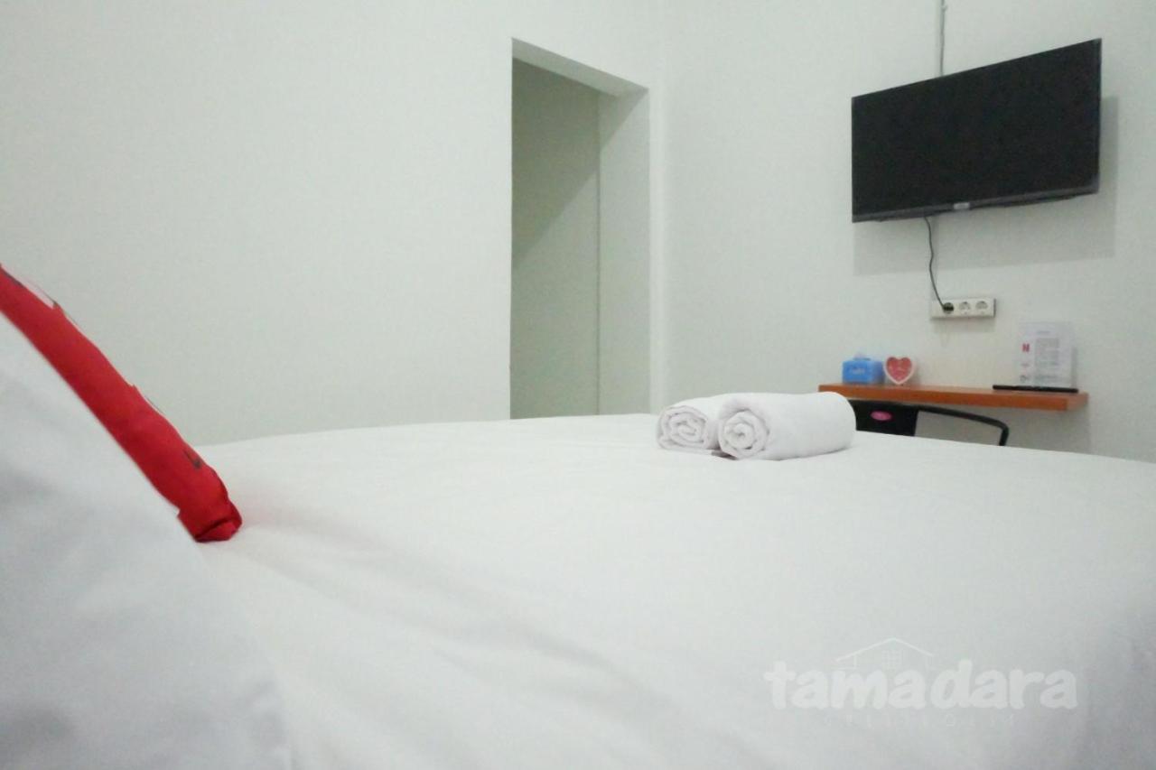 Tamadara Guesthouse Jogja Maguwo Buitenkant foto