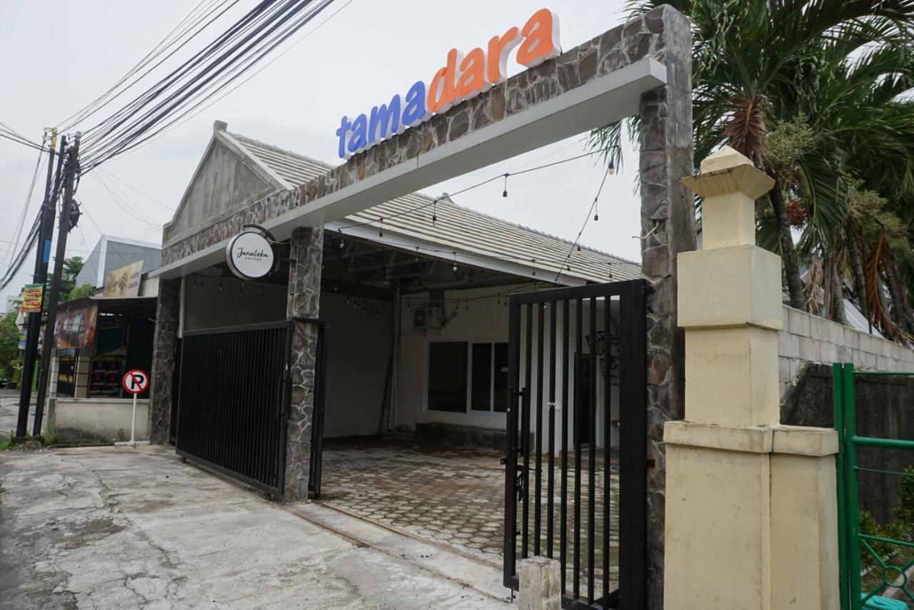 Tamadara Guesthouse Jogja Maguwo Buitenkant foto